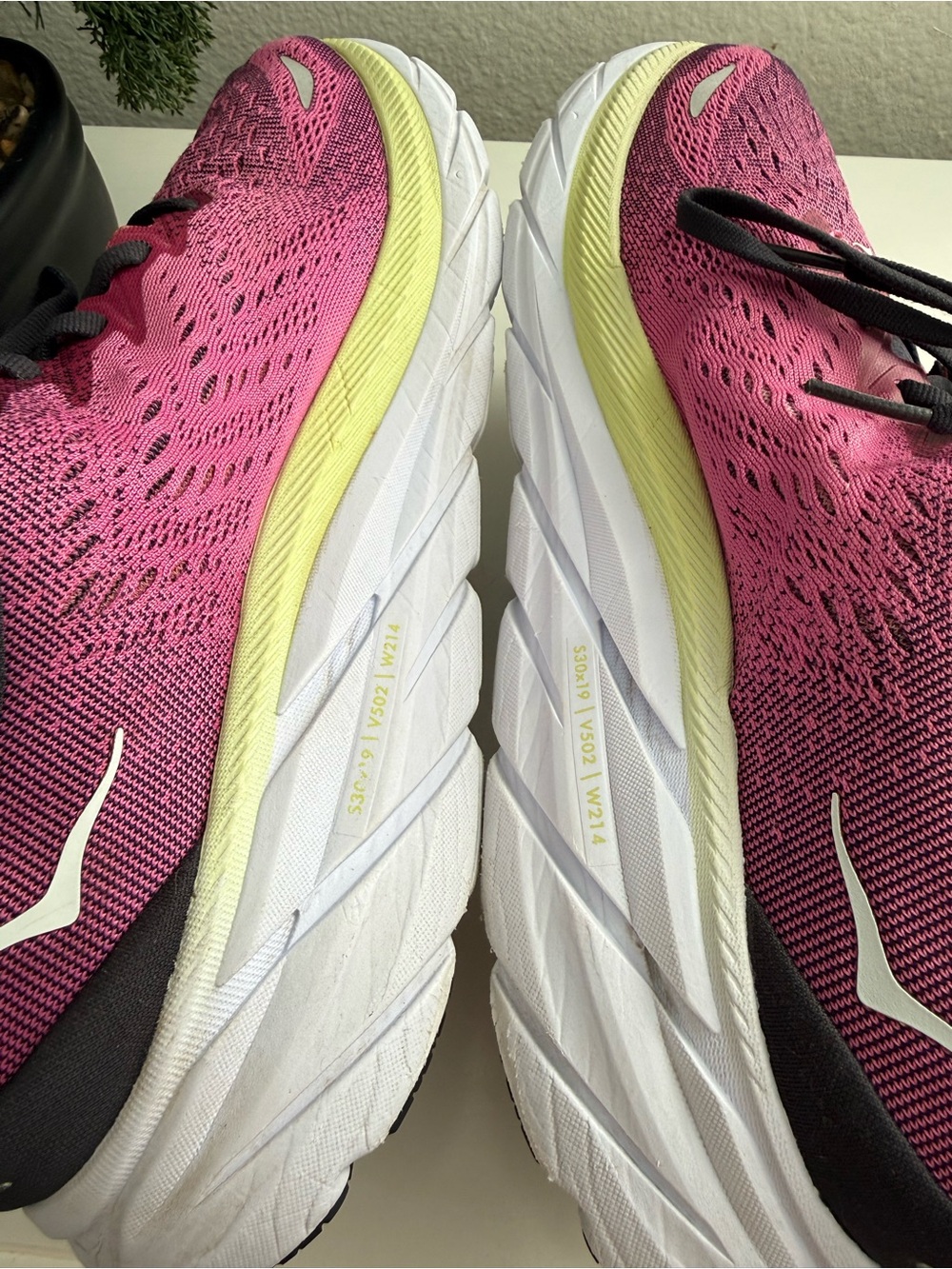 Hoka Clifton 8 Women size 10 Running Shoes in Magenta and Black - Picture 8 of 11